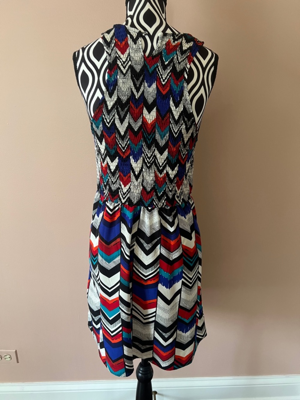 Like🆕 DOLCE VITA Chevron Print Sleeveless Fit-and-Flare Dress - (Medium) - Picture 3 of 8